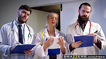 Amirah Adara A Danny D Si Užívají Kouření A Orální Sex V Jejím Videu S Análním Orgasmem.