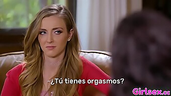 Las Rubias Karla Kush Y Emma Hix Descubren Su Amor Por El Cunnilingus - Videos Hd