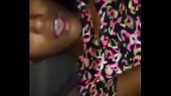 Adolescente Negra Recibe Una Follada En Su Culo Apretado En Este Video Caliente