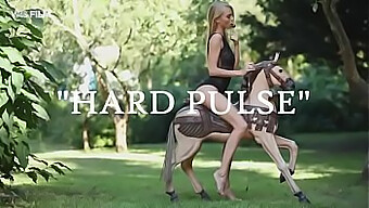 Hard Pulse: Video Sexy Dari Kontol Yang Menakjubkan