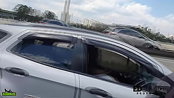 Vídeo Hd Da Estrela Pornô Brasileira Angel Takemura Fazendo Boquete Em Um Carro Em Movimento