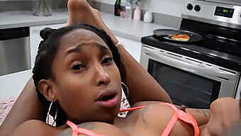 Teen (18+) Si Fa Leccare La Figa Da Porsha Carrera