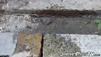 Public Pissing With Japanese Girls Caught On Camera