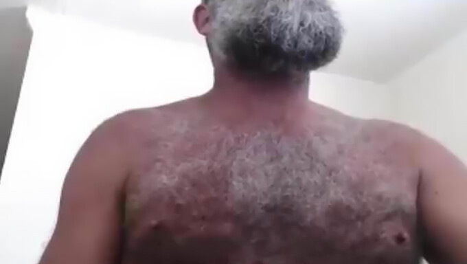 Un Homme En Lingerie Se Masturbe Dans Une Vidéo Hd