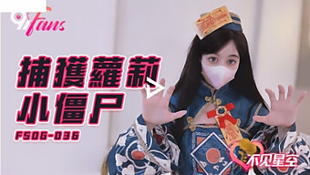 亚洲少女的18岁生日礼物:深喉和口交