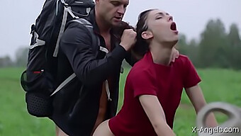 18+ Teen Gets A Blowjob In The Great Outdoors