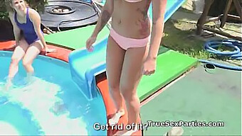 Bikini Amatori Se Angajează Într-O Orgie Sălbatică Lângă Piscină