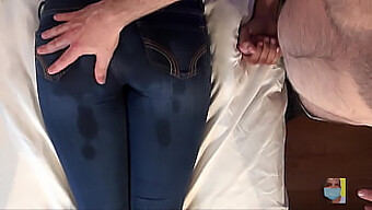 Vidéo Hd D'Un Massage Pov Avec De La Lotion Et Un Jean